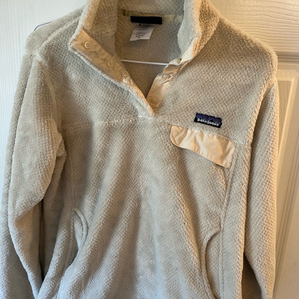 Patagonia Women's Cream Fleece Zip-Up